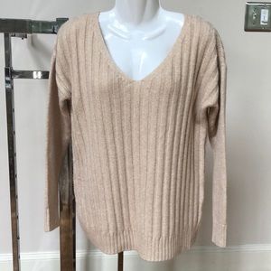 Long Sleeve V-Neck Light sweatshirt